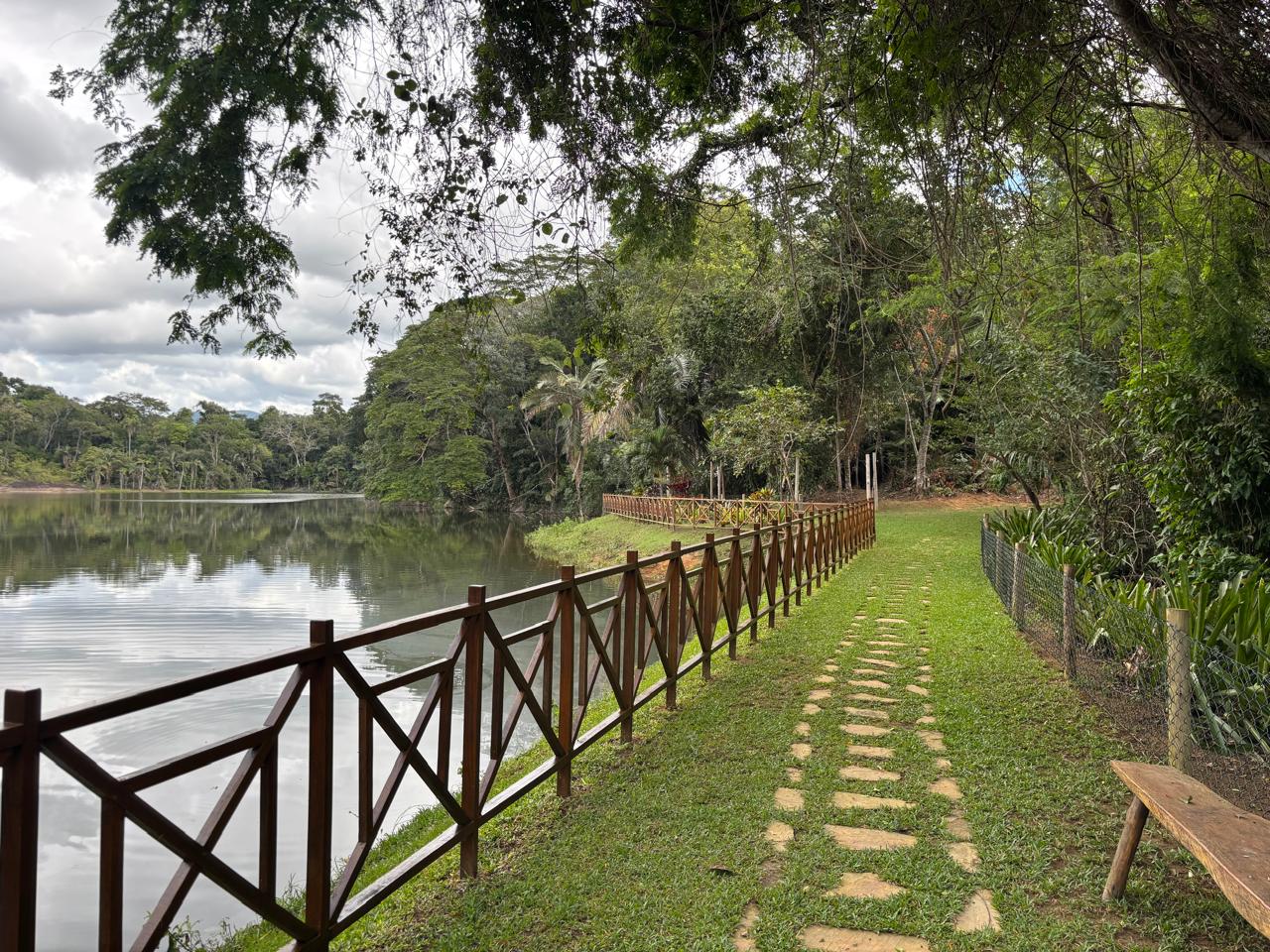 Lago e mata da Fazenda Barão do Império, em Santa Leopoldina